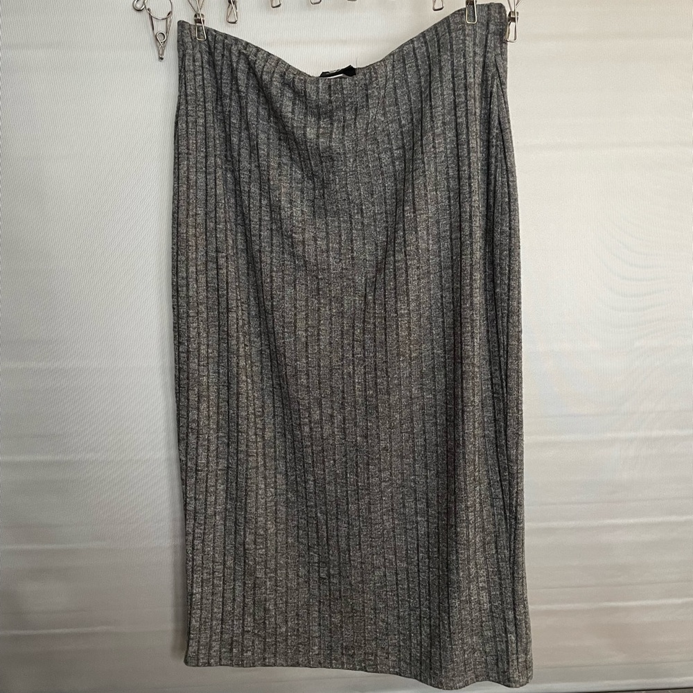 Bobeau Grey Pencil Knit Skirt
